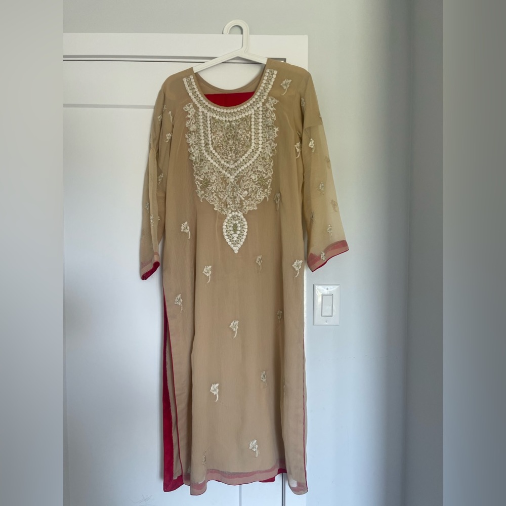 Pakistani suit